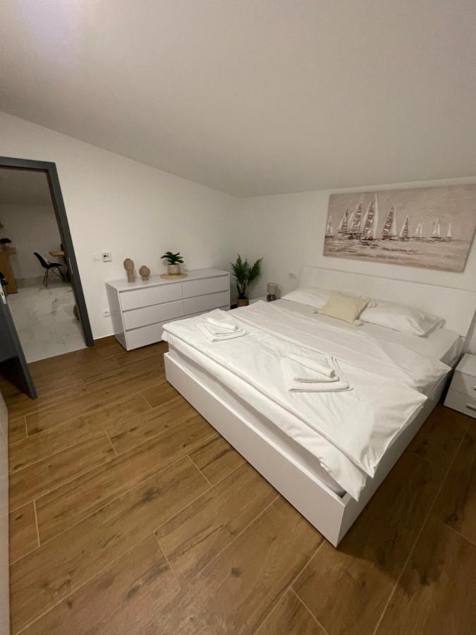 Holiday Home “Marko” With Heated Pool! Nin Zewnętrze zdjęcie